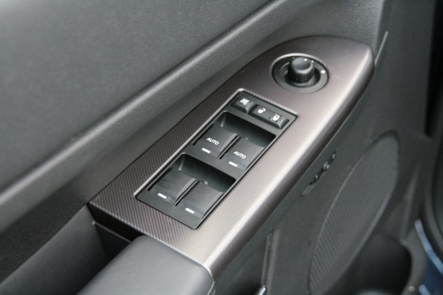  Jeep Grand Cherokee SRT8 2009 года  (фото 13 из 26)